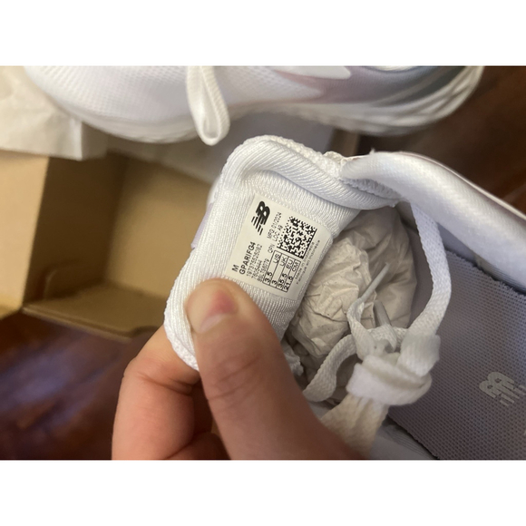 New Balance Fresh Foam Arishi V4 Sneakers Kids US 3.5Y White Running Shoes New